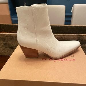 Matisse Spade White Croc Booties